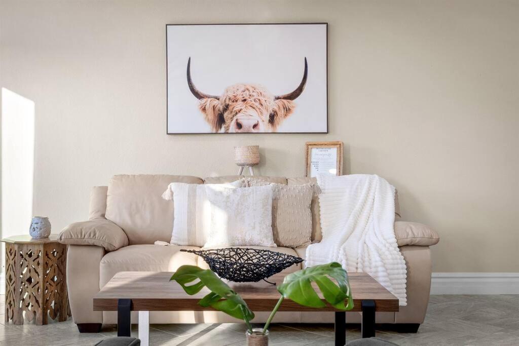 Modern Tempe Home With Heated Pool, Asu エクステリア 写真