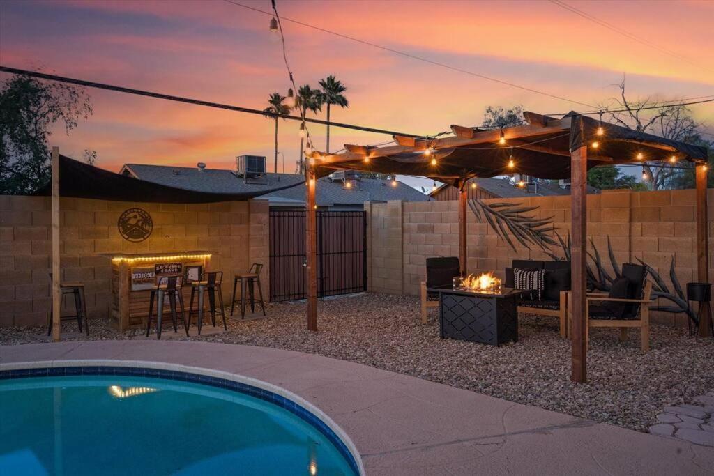 Modern Tempe Home With Heated Pool, Asu エクステリア 写真