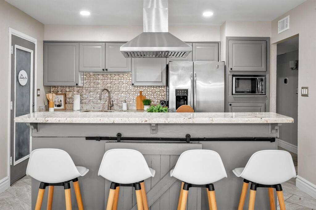 Modern Tempe Home With Heated Pool, Asu エクステリア 写真