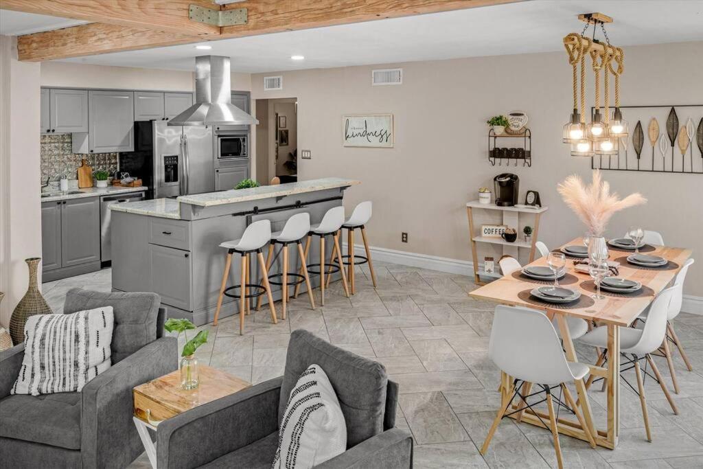 Modern Tempe Home With Heated Pool, Asu エクステリア 写真