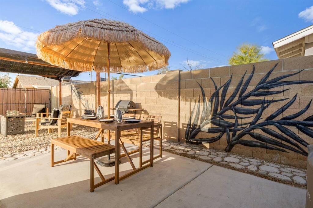 Modern Tempe Home With Heated Pool, Asu エクステリア 写真
